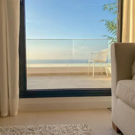 Apartment Heerlijk Penthouse, Dakterras Met Prachtig Zeezicht, Kingsize Bed, Zwembad, 700m