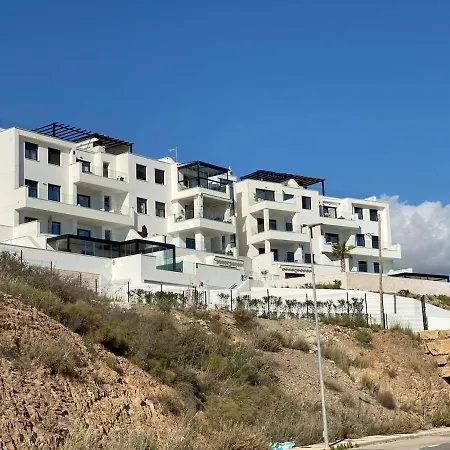 Apartment Heerlijk Penthouse, Dakterras Met Prachtig Zeezicht, Kingsize Bed, Zwembad, 700m Torre de Benagalbon