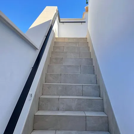 Heerlijk Penthouse, Dakterras Met Prachtig Zeezicht, Kingsize Bed, Zwembad, 700m